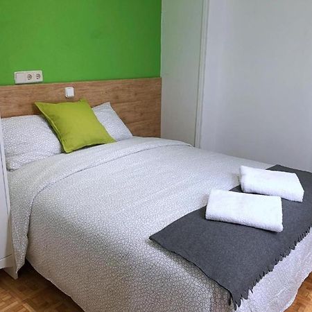 Apartamentos Barcelona 12 Madrid Esterno foto